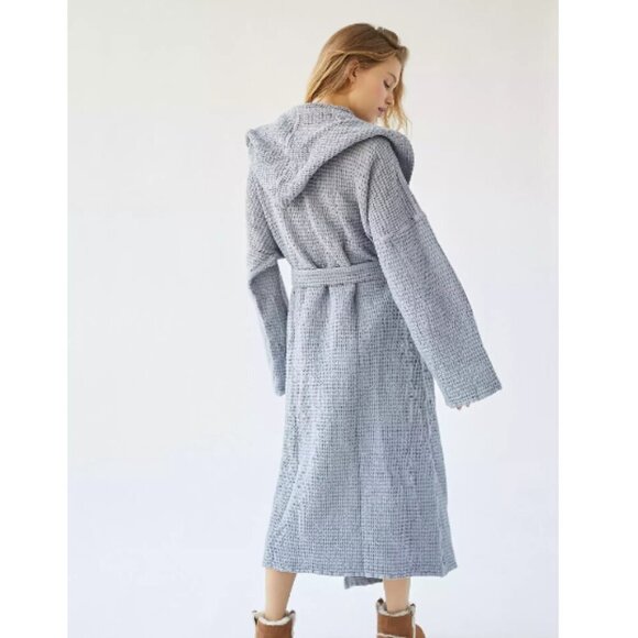 Magic Linen Grey Waffle Knit Robe - Picture 2 of 15
